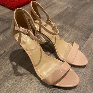 Michael Kors nude heels size 7